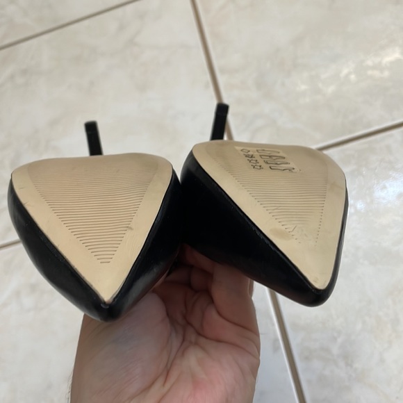 Michael Kors Black Pointed toe Pumps - Picture 7 of 9